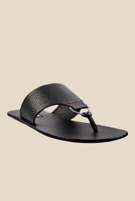 Signature by Metro Black Thong Sandals Signature by Metro Black Thong Sandals