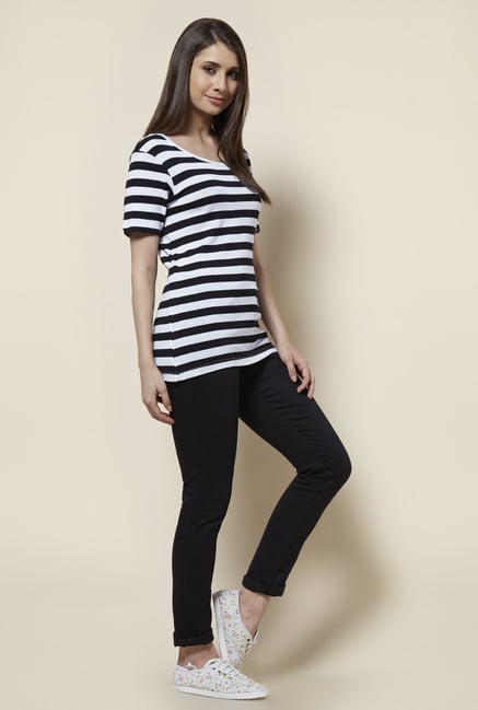 Zudio White & Black Elsa T Shirt Zudio White & Black Elsa T Shirt