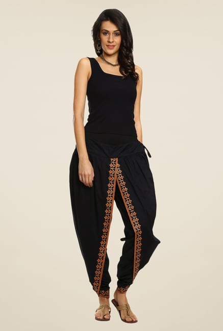 9rasa Black Solid Dhoti Pants 9rasa Black Solid Dhoti Pants