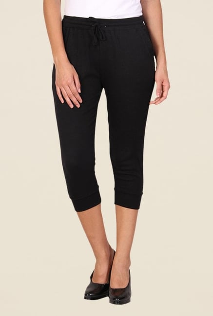 Alibi Black Solid Capris Alibi Black Solid Capris