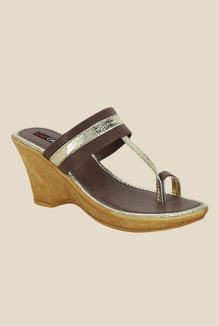 Get Glamr Lawrence Brown & Golden Toe Ring Wedges Get Glamr Lawrence Brown & Golden Toe Ring Wedges