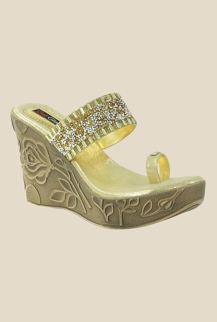 Get Glamr Burns Golden Toe Ring Wedges Get Glamr Burns Golden Toe Ring Wedges
