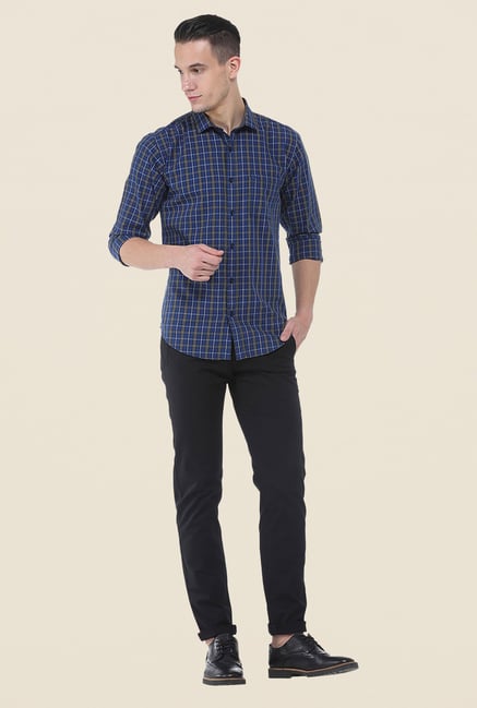 Basics Black Solid Elastane Tapered Fit Chinos Basics Black Solid Elastane Tapered Fit Chinos