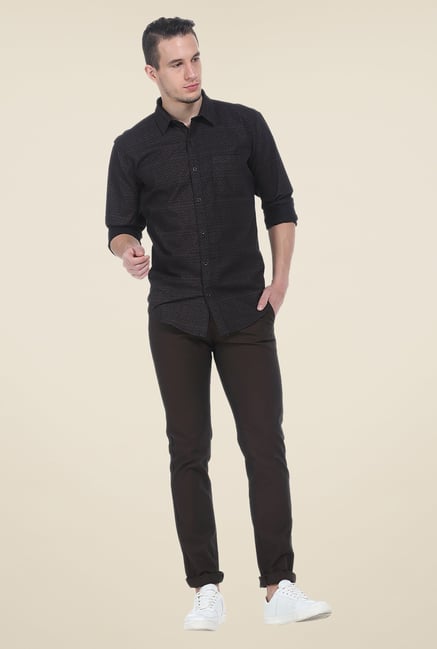 Basics Brown Solid Elastane Tapered Fit Chinos Basics Brown Solid Elastane Tapered Fit Chinos