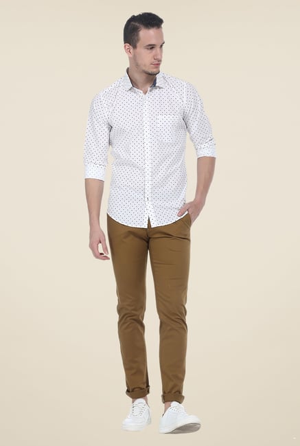 Basics Khaki Solid Elastane Tapered Fit Chinos Basics Khaki Solid Elastane Tapered Fit Chinos
