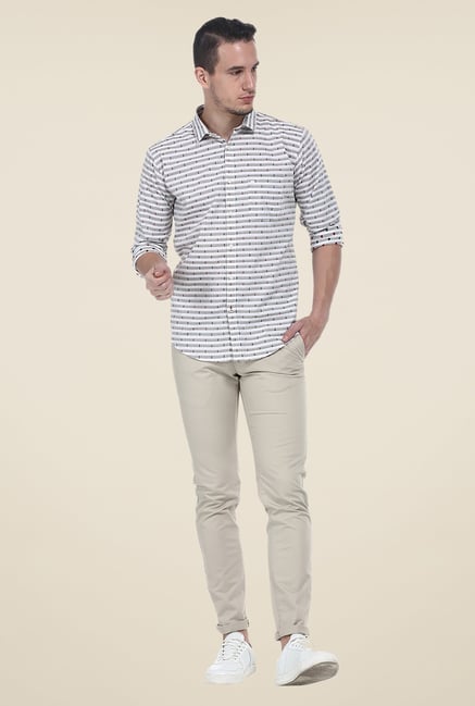 Basics Ecru Solid Elastane Tapered Fit Chinos Basics Ecru Solid Elastane Tapered Fit Chinos