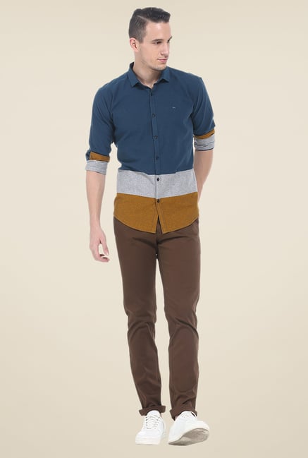 Basics Brown Solid Elastane Tapered Fit Chinos Basics Brown Solid Elastane Tapered Fit Chinos