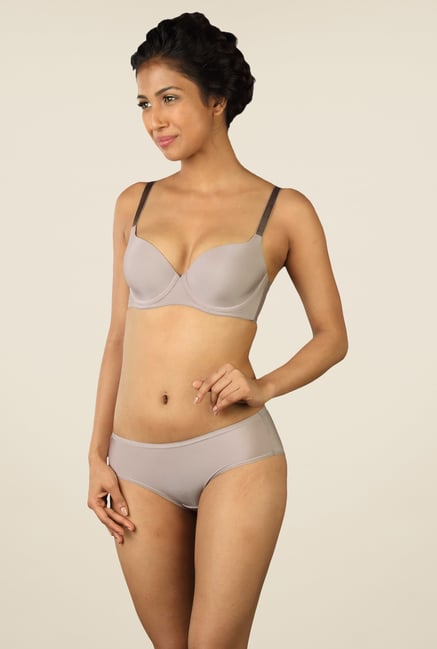 Triumph Beige Solid Seamless Bra Triumph Beige Solid Seamless Bra