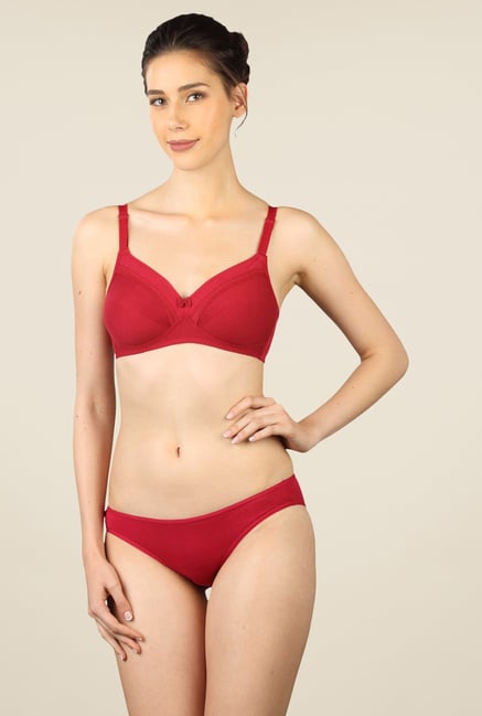Triumph Red Solid Seamless Bra Triumph Red Solid Seamless Bra