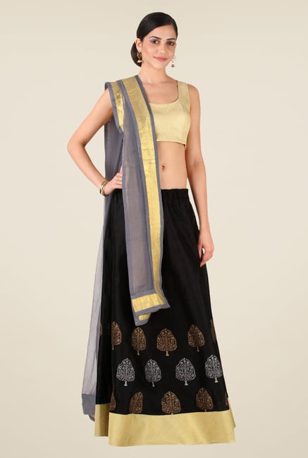 Studio Rasa Black Semi Dupion Hand Block Print Lehenga Set Studio Rasa Black Semi Dupion Hand Block Print Lehenga Set