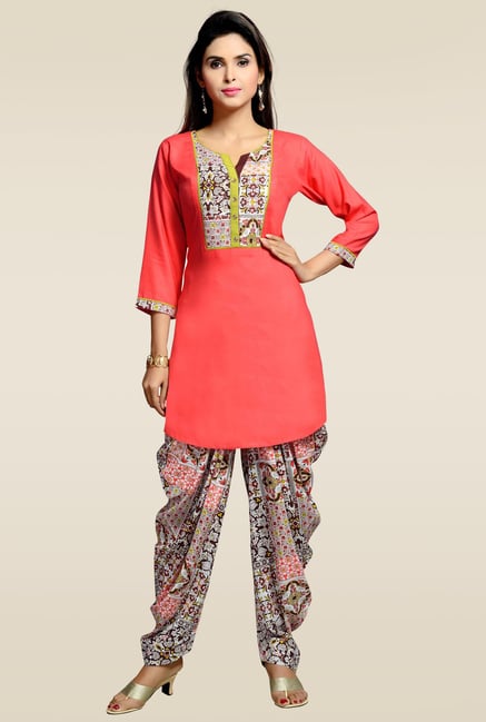 Zola 3/4th Sleeves Red Kurta with Patiyala Zola 3/4th Sleeves Red Kurta with Patiyala