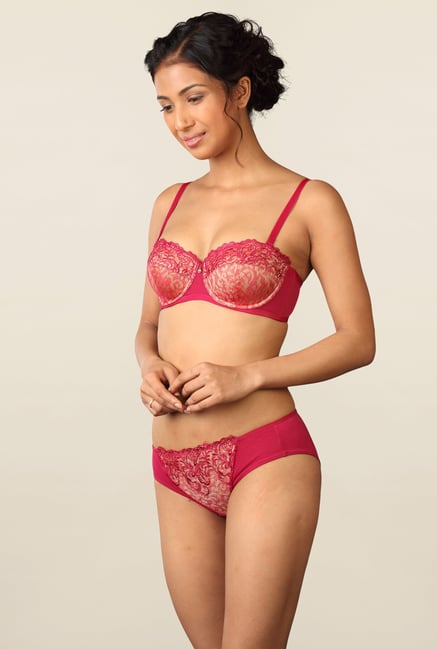 Triumph Red Padded Bra Triumph Red Padded Bra
