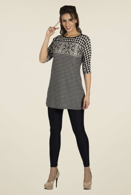 109 F Black & White Printed Tunic 109 F Black & White Printed Tunic