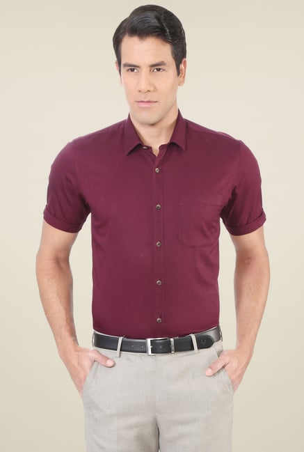 Peter England Maroon Half Sleeves Cotton Shirt Peter England Maroon Half Sleeves Cotton Shirt