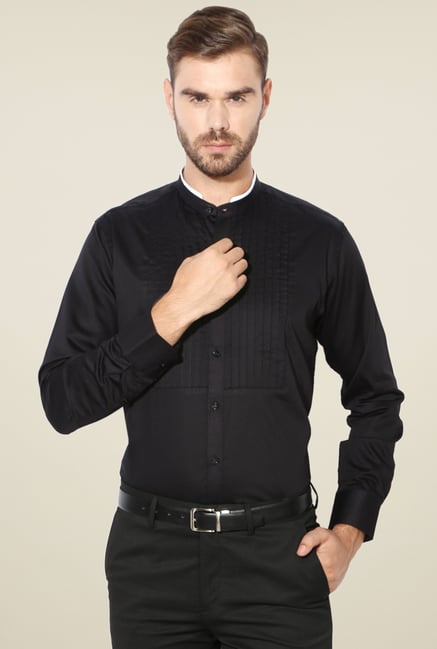 Van Heusen Black Regular Fit Solid Shirt Van Heusen Black Regular Fit Solid Shirt