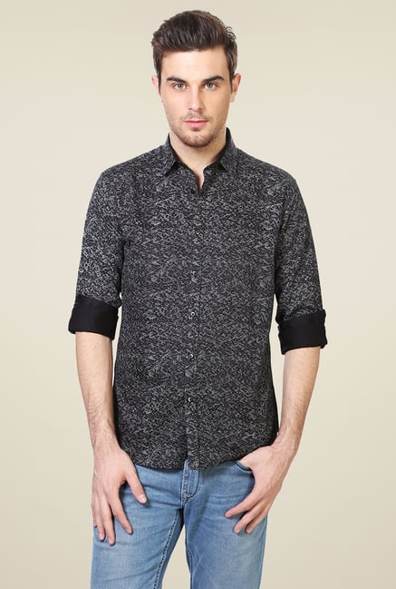 Van Heusen Black Full Sleeves Slim Fit Shirt Van Heusen Black Full Sleeves Slim Fit Shirt