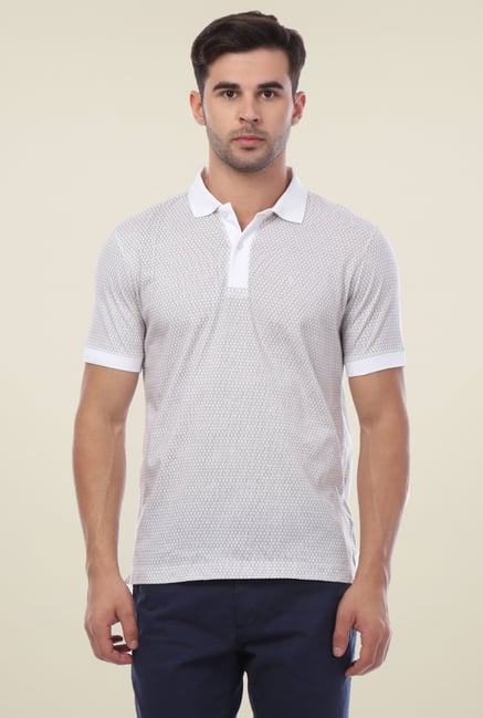 Van Heusen White Regular Fit Printed T-Shirt Van Heusen White Regular Fit Printed T-Shirt
