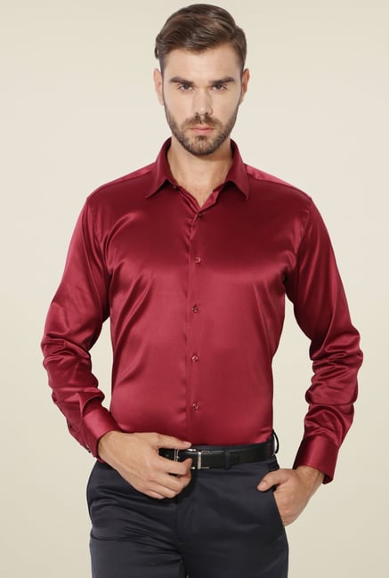 Van Heusen Maroon Regular Fit Solid Shirt Van Heusen Maroon Regular Fit Solid Shirt
