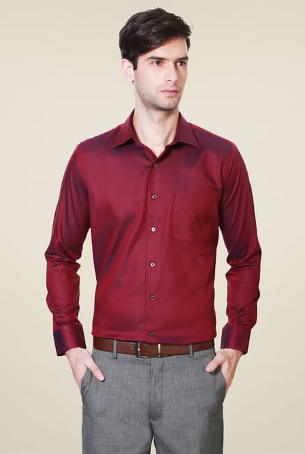Van Heusen Maroon Slim Fit Cotton Shirt Van Heusen Maroon Slim Fit Cotton Shirt