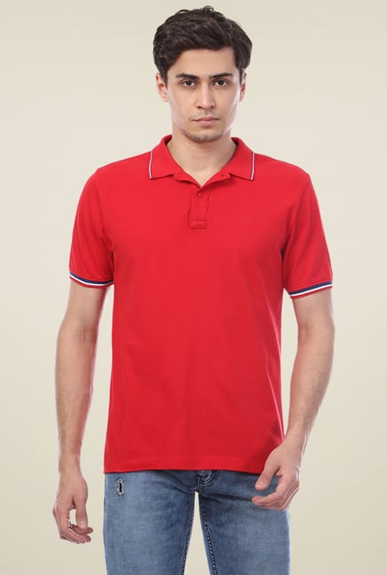 Van Heusen Red Half Sleeves Slim Fit T-Shirt Van Heusen Red Half Sleeves Slim Fit T-Shirt
