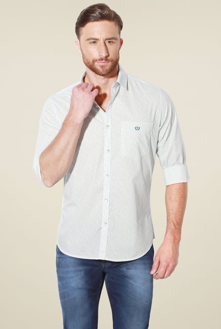 Van Heusen White Slim Fit Full Sleeves Cotton Shirt Van Heusen White Slim Fit Full Sleeves Cotton Shirt