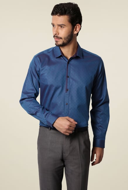Van Heusen Blue Full Sleeves Slim Fit Shirt Van Heusen Blue Full Sleeves Slim Fit Shirt