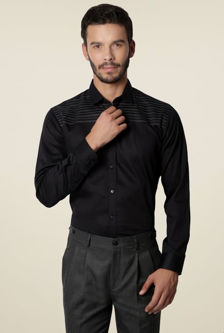 Van Heusen Black Slim Fit Full Sleeves Shirt Van Heusen Black Slim Fit Full Sleeves Shirt
