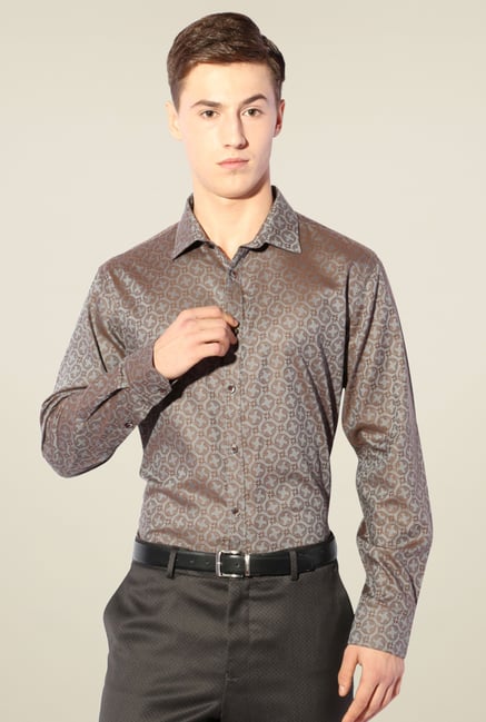 Van Heusen Brown Full Sleeves Cotton Shirt Van Heusen Brown Full Sleeves Cotton Shirt