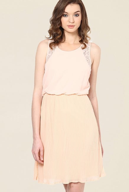 Vero Moda Peach Lace Dress Vero Moda Peach Lace Dress