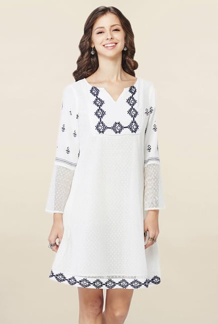 Global Desi White Embroidered Tunic Global Desi White Embroidered Tunic