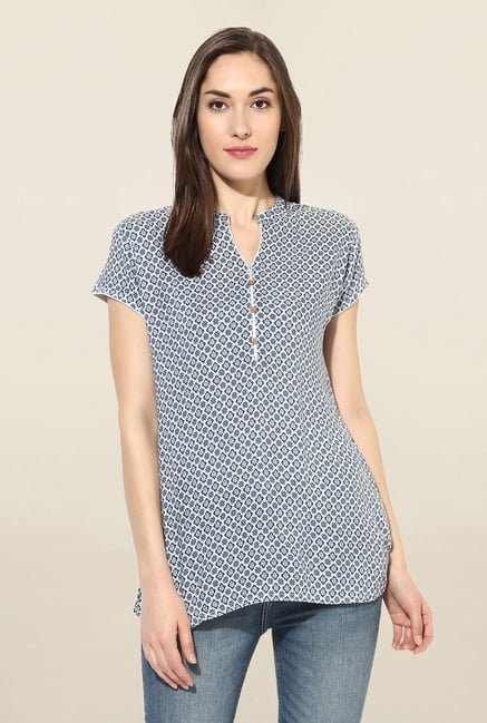 Mytri Off White & Blue Printed Rayon Kurti Mytri Off White & Blue Printed Rayon Kurti