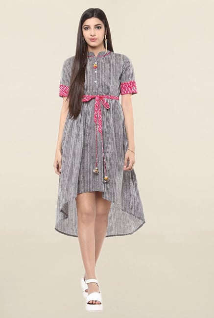 Suthidori Grey Printed Tunic With Belt Suthidori Grey Printed Tunic With Belt