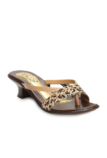 La Briza Beige & Gold Thong Sandals La Briza Beige & Gold Thong Sandals