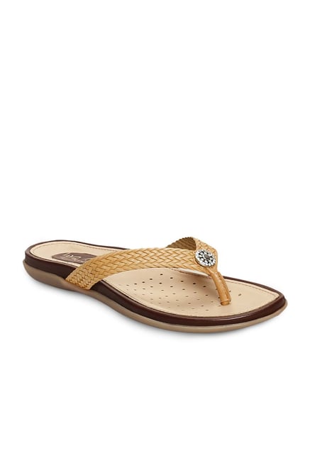 La Briza Beige Thong Sandals La Briza Beige Thong Sandals