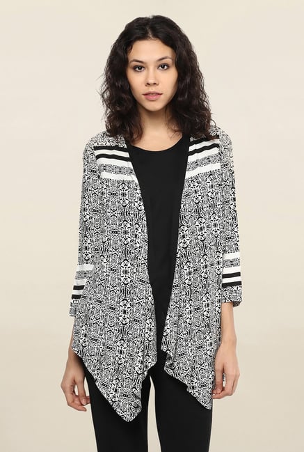 109 F Black & White Printed Shrug 109 F Black & White Printed Shrug