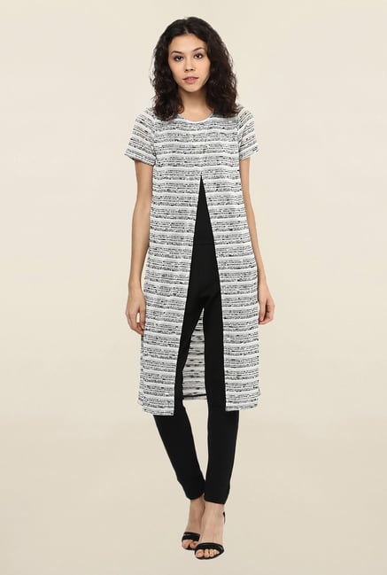 109 F Black & White Striped Tunic 109 F Black & White Striped Tunic