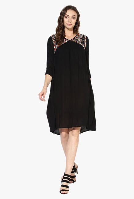 Juniper Black Embroidered Rayon Kurti Juniper Black Embroidered Rayon Kurti