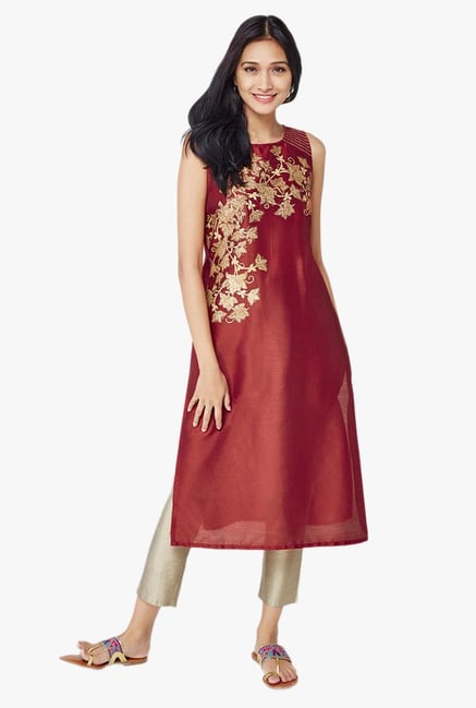 Global Desi Dark Red Blossom Foil Print Kurta Global Desi Dark Red Blossom Foil Print Kurta