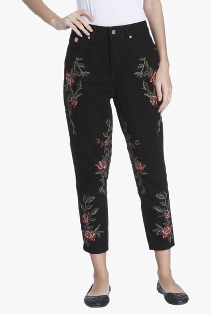 Only Black Slim Fit Embroidered Jeans Only Black Slim Fit Embroidered Jeans
