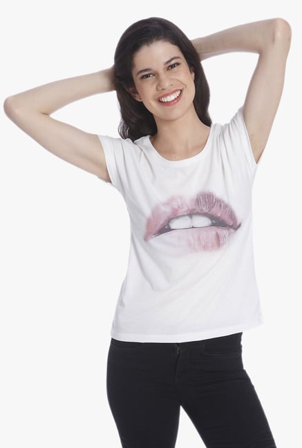 Only White Printed T-Shirt Only White Printed T-Shirt
