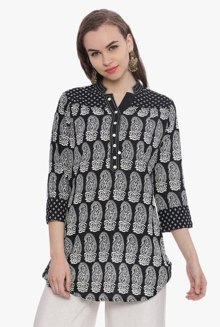 Avaana Black & White Paisley Print Cotton Cambric Kurti Avaana Black & White Paisley Print Cotton Cambric Kurti