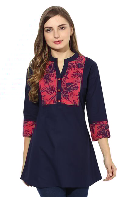 Mytri Navy Printed Cambric Straight Kurti Mytri Navy Printed Cambric Straight Kurti