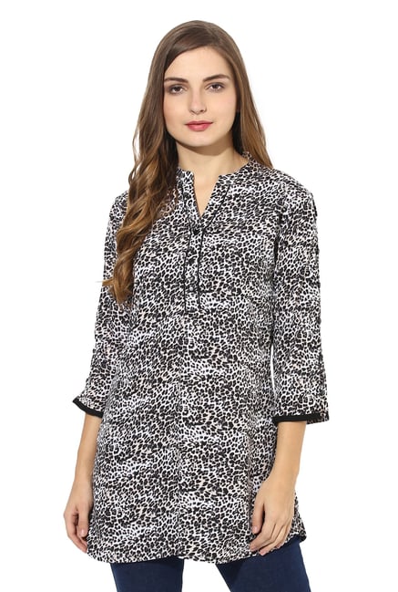 Mytri Off White & Black Printed Rayon Straight Kurti Mytri Off White & Black Printed Rayon Straight Kurti