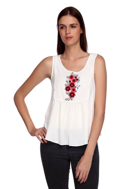 Mineral Ecru Embroidered Top Mineral Ecru Embroidered Top