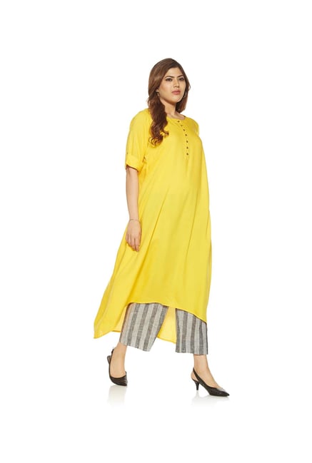 Diza curve by Westside Yellow High-Low Kurta Diza curve by Westside Yellow High-Low Kurta