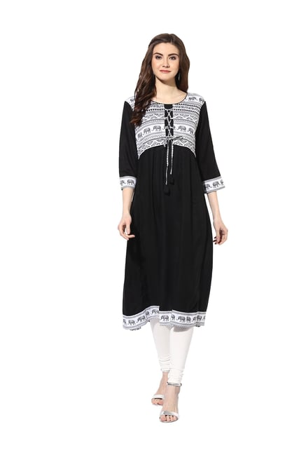 Mytri Black & White Printed Cambric Kurta Mytri Black & White Printed Cambric Kurta