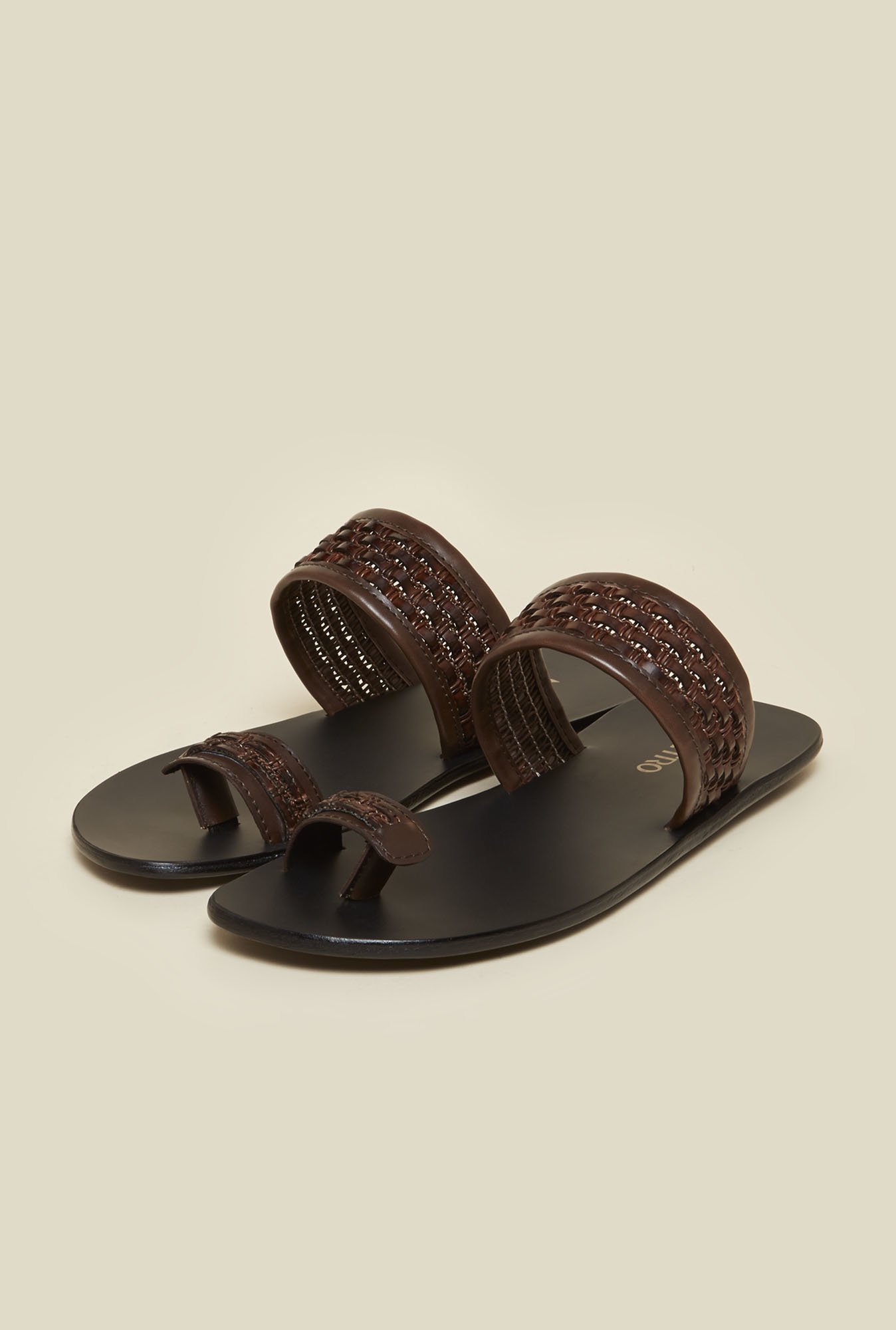 metro ethnic footwear