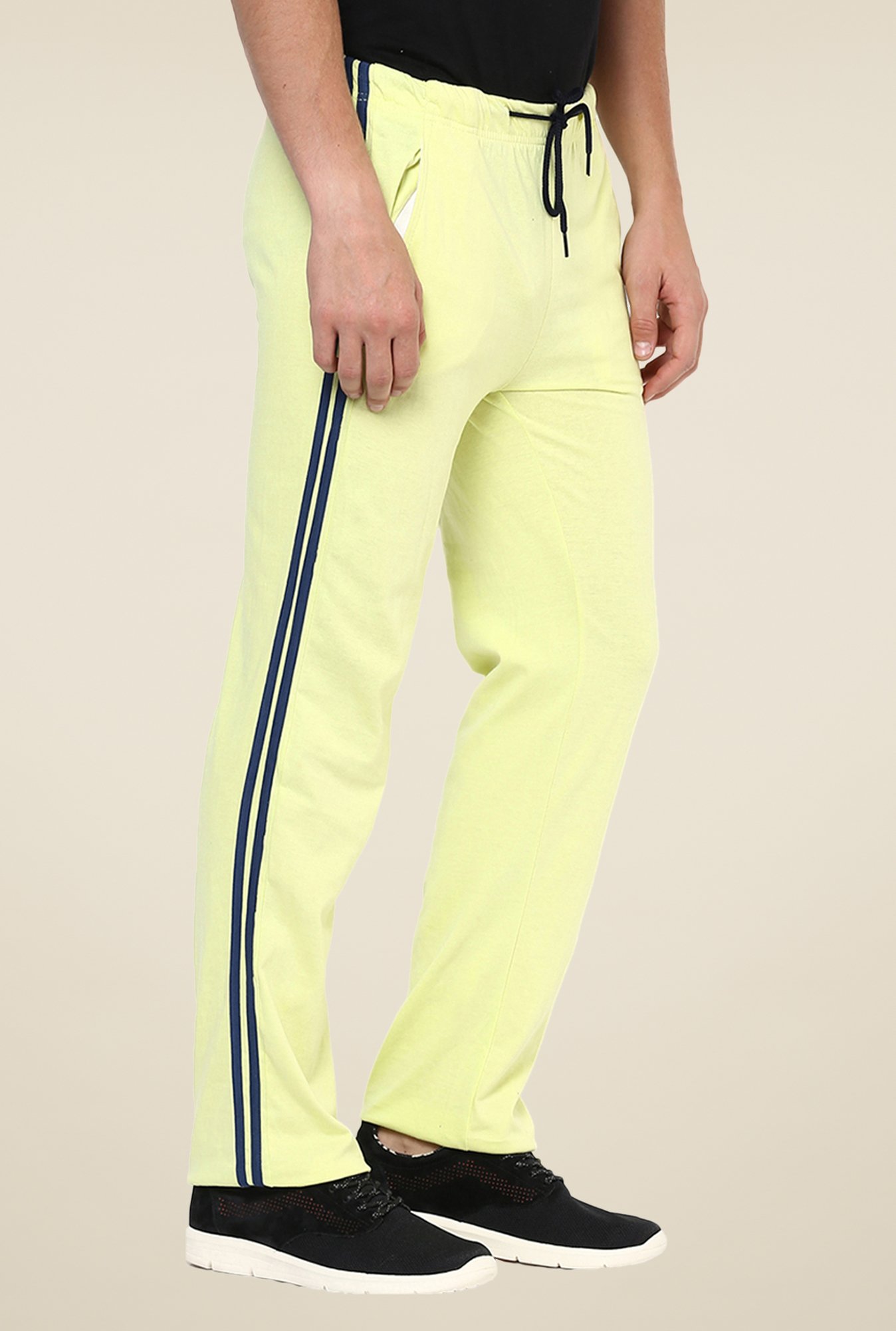 Buy online Black Lycra Blend Full Length Track Pant from Sports Wear for  Men by Zeffit for ₹349 at 74% off | 2024 Limeroad.com