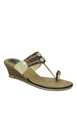 Get Glamr Vinyasa Black & Copper Toe Ring Wedges