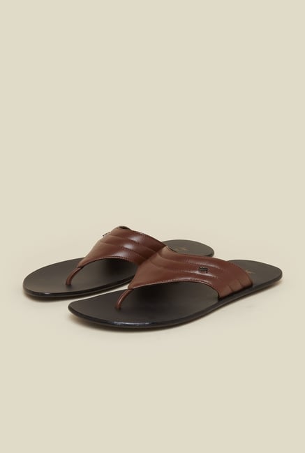 mochi chappals for men's